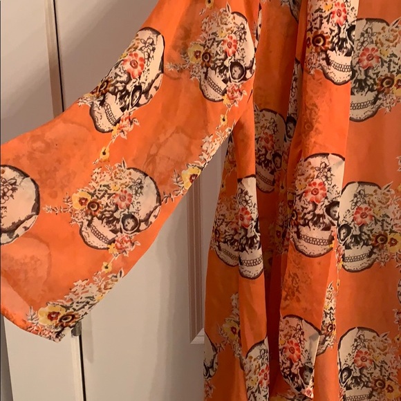 Skull Kimono - Picture 2 of 3